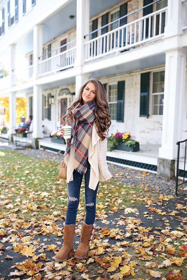 Cozy Fall Outfit Ideas with Ugg Slippers and Curly Hair