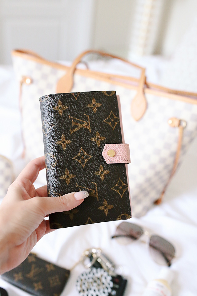 Louis Vuitton Neverfull Review + What's In My Bag! - Southern
