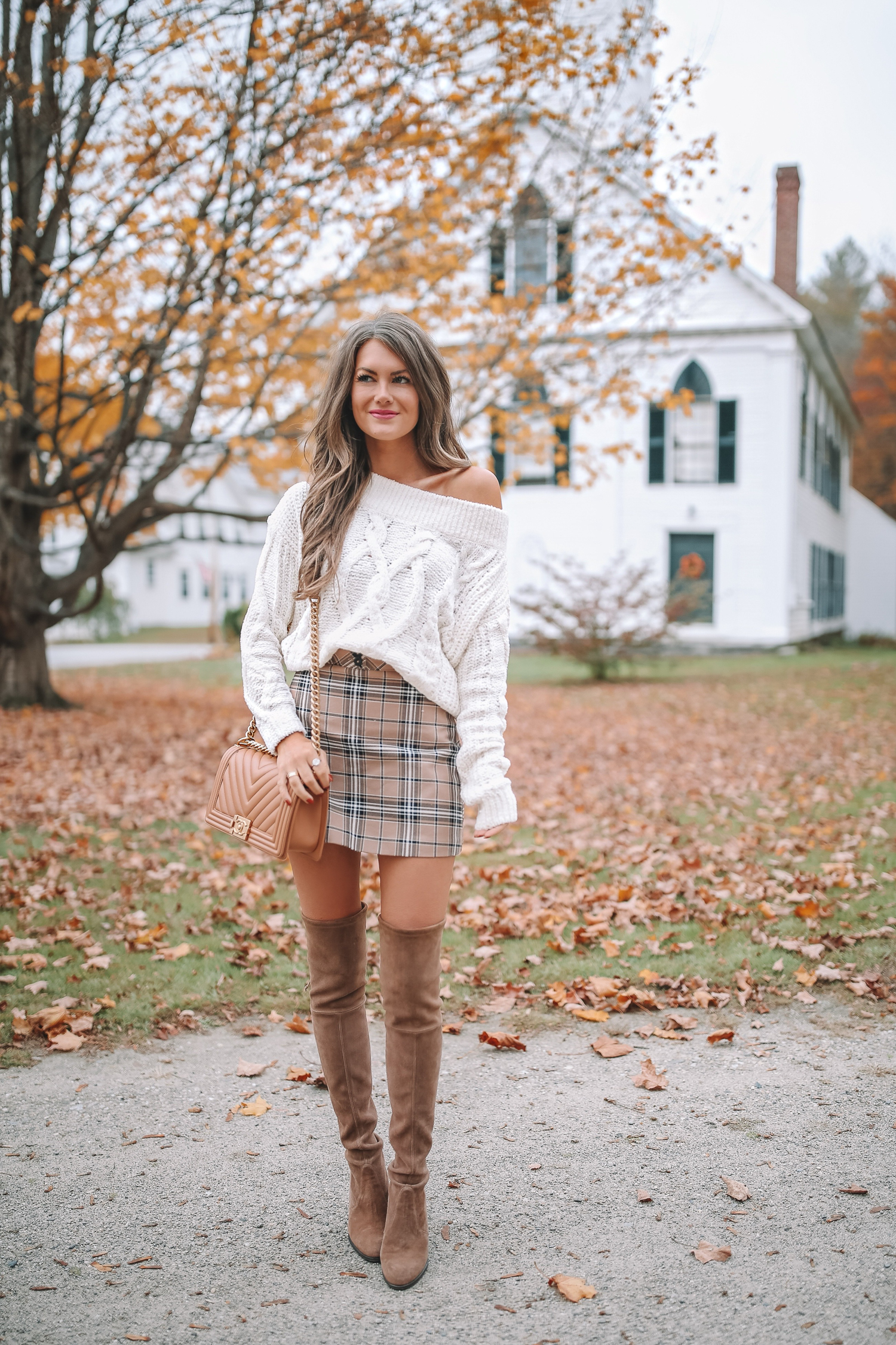 skirt with sweater and boots