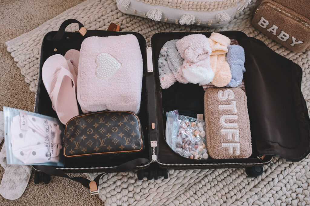 Photos of Expectant Mothers' Hospital Bags Around the World - The