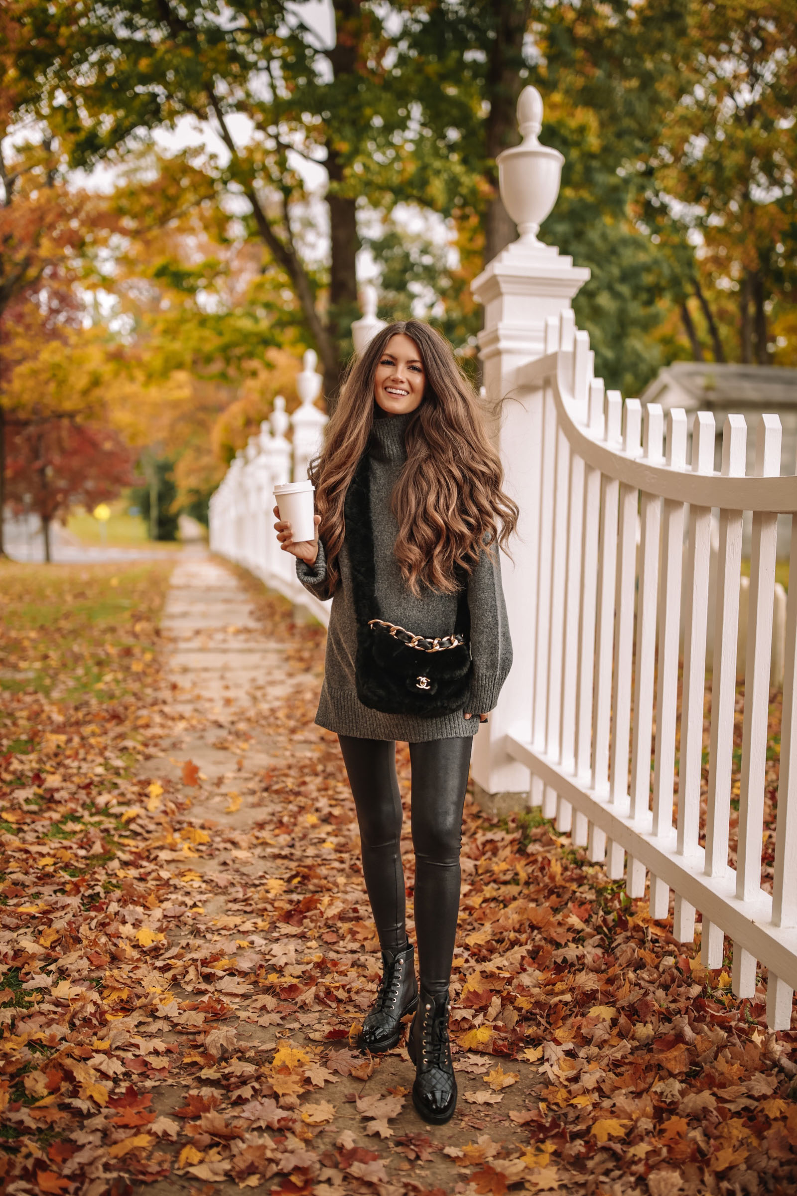 Grey Leggings with Boots Outfits (14 ideas & outfits)